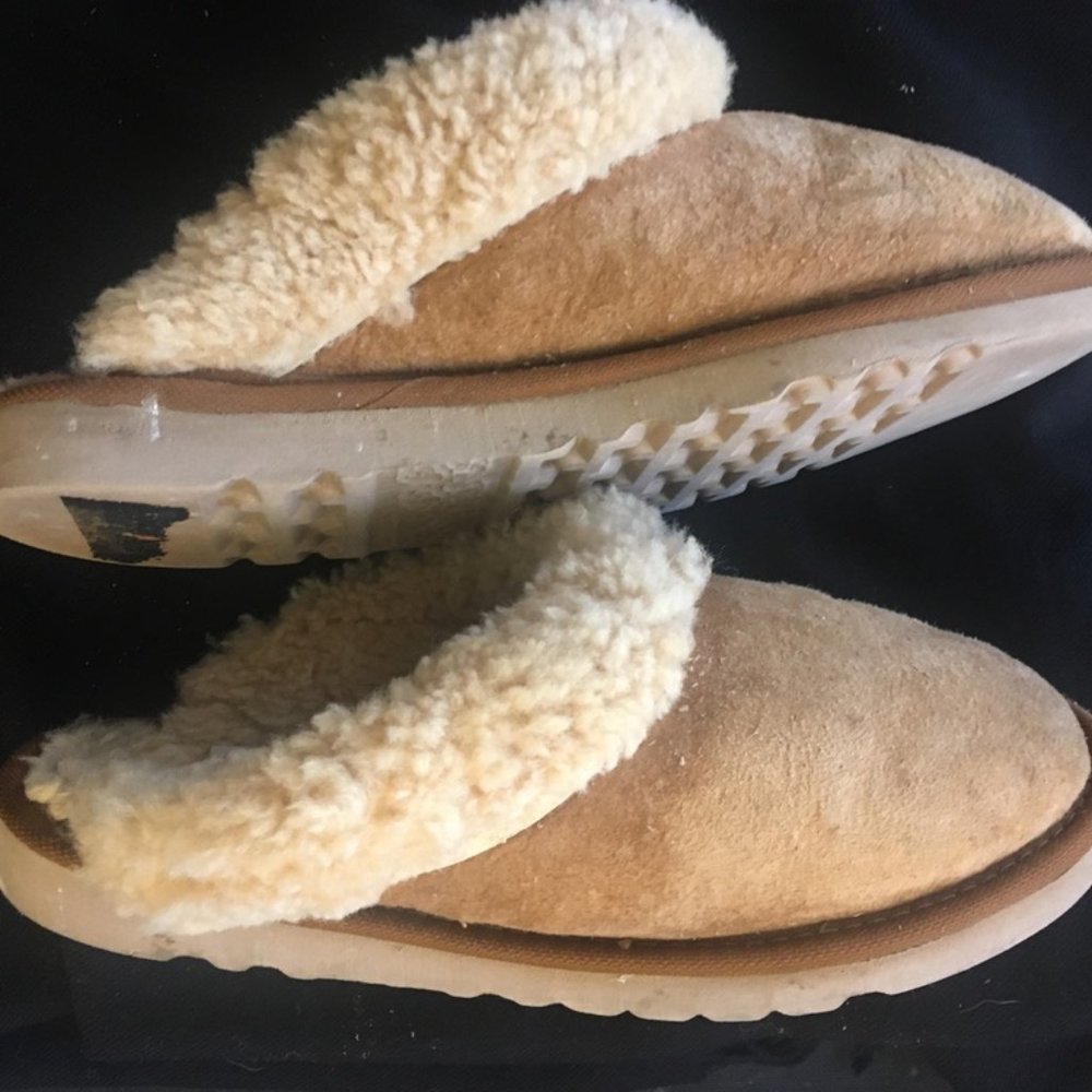 Ugg Sheepskin Scuffs, Barely Worn, Wm. Size 6.5 -… - image 2